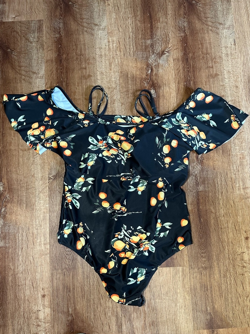 Swimsuit - Picture 2 of 8